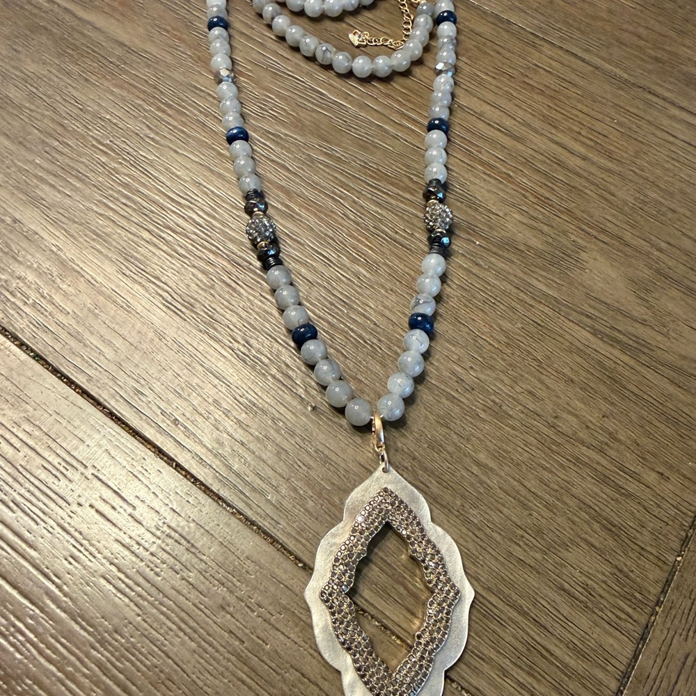 Premier Designs Gray and Silver Pendant Necklace